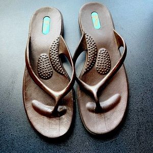 Oka B brown flip flop sandals